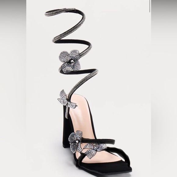 Wild Diva Black Spiral Heels with Rhinestone Bows - Picture 5 of 5